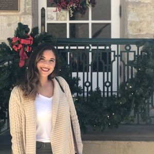 Meet your Posher, Danielle